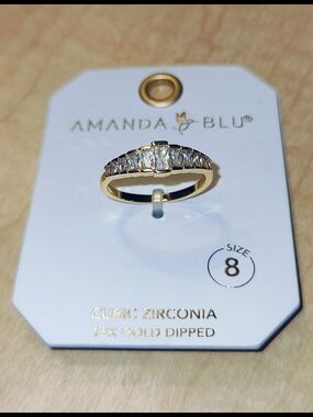 NEW ✨ 18k gold plated graduated baguette cubic zirconia ring